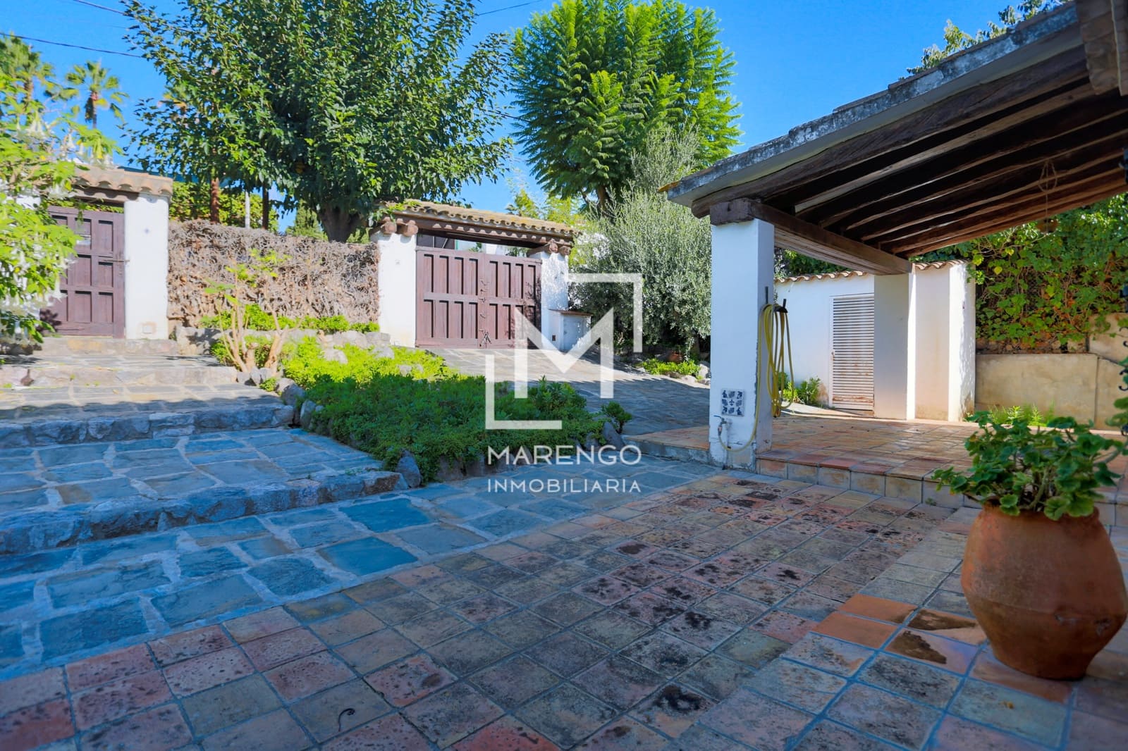 8 bedroom Townhouse for sale in Sitges with pool garage - € 1,390,000 (Ref: 8568959)