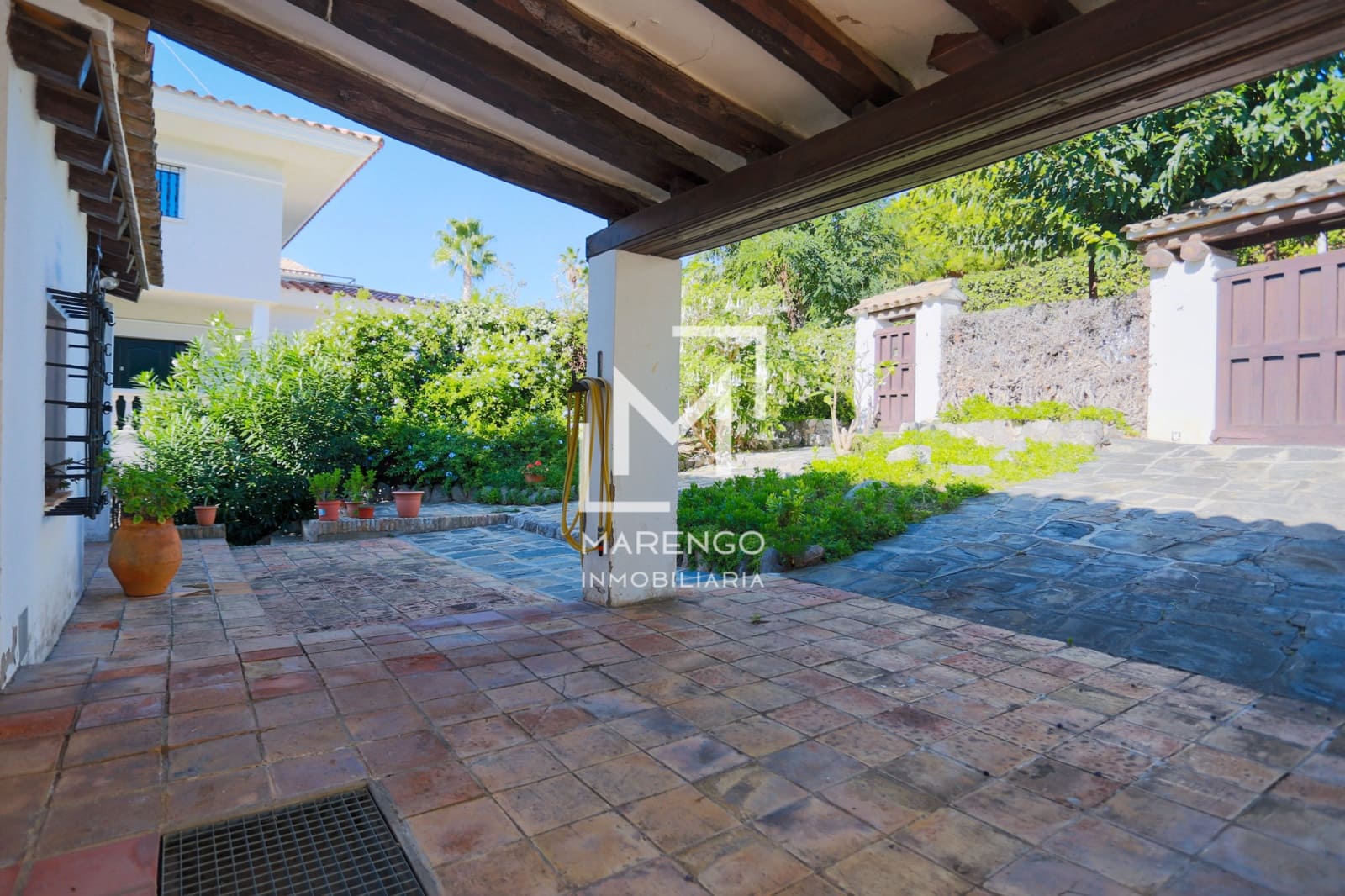 8 bedroom Townhouse for sale in Sitges with pool garage - € 1,390,000 (Ref: 8568959)