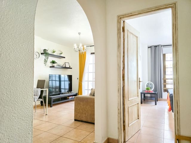 1 bedroom Apartment for sale in Los Cristianos, Arona with pool - € 229,000 (Ref: 9304632)