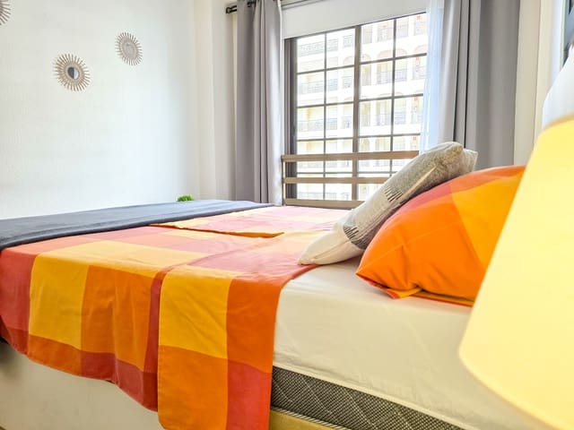 1 bedroom Apartment for sale in Los Cristianos, Arona with pool - € 229,000 (Ref: 9304632)