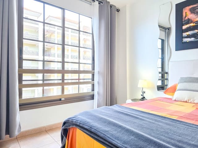 1 bedroom Apartment for sale in Los Cristianos, Arona with pool - € 229,000 (Ref: 9304632)