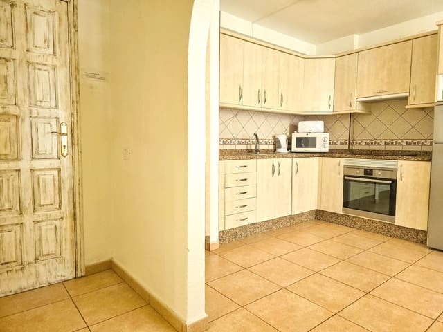 1 bedroom Apartment for sale in Los Cristianos, Arona with pool - € 229,000 (Ref: 9304632)