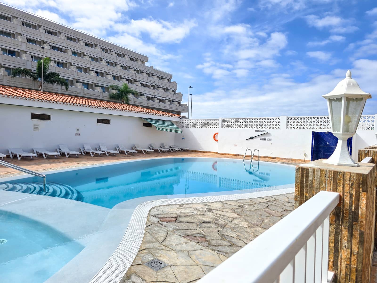 1 soveværelse Bungalow til salg i Puerto Santiago med swimmingpool - € 320.000 (Ref: 9312184)