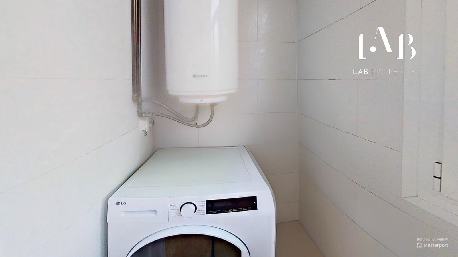 2 bedroom Flat for sale in El Toro / Port Adriano - € 370,000 (Ref: 8792734)