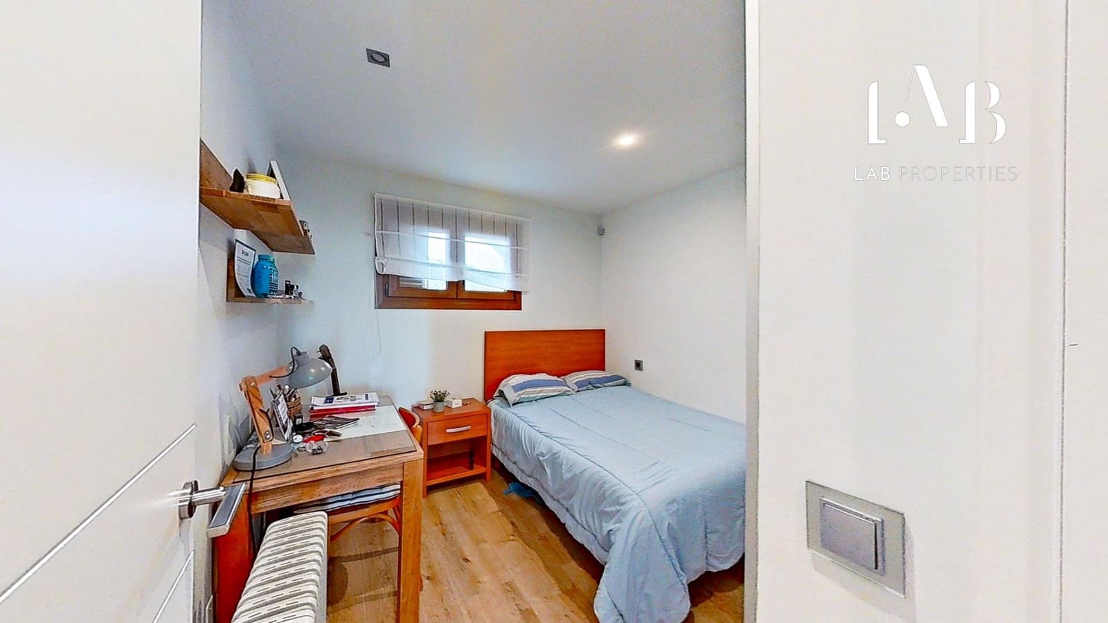 2 bedroom Flat for sale in El Toro / Port Adriano - € 370,000 (Ref: 8792734)