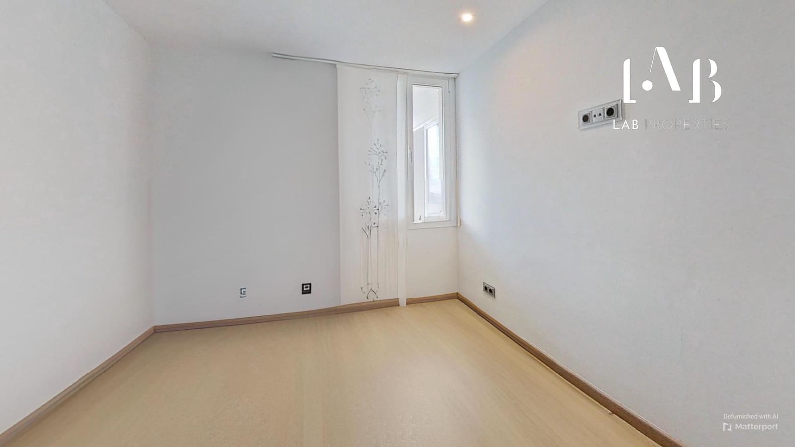 2 bedroom Flat for sale in El Toro / Port Adriano - € 370,000 (Ref: 8792734)