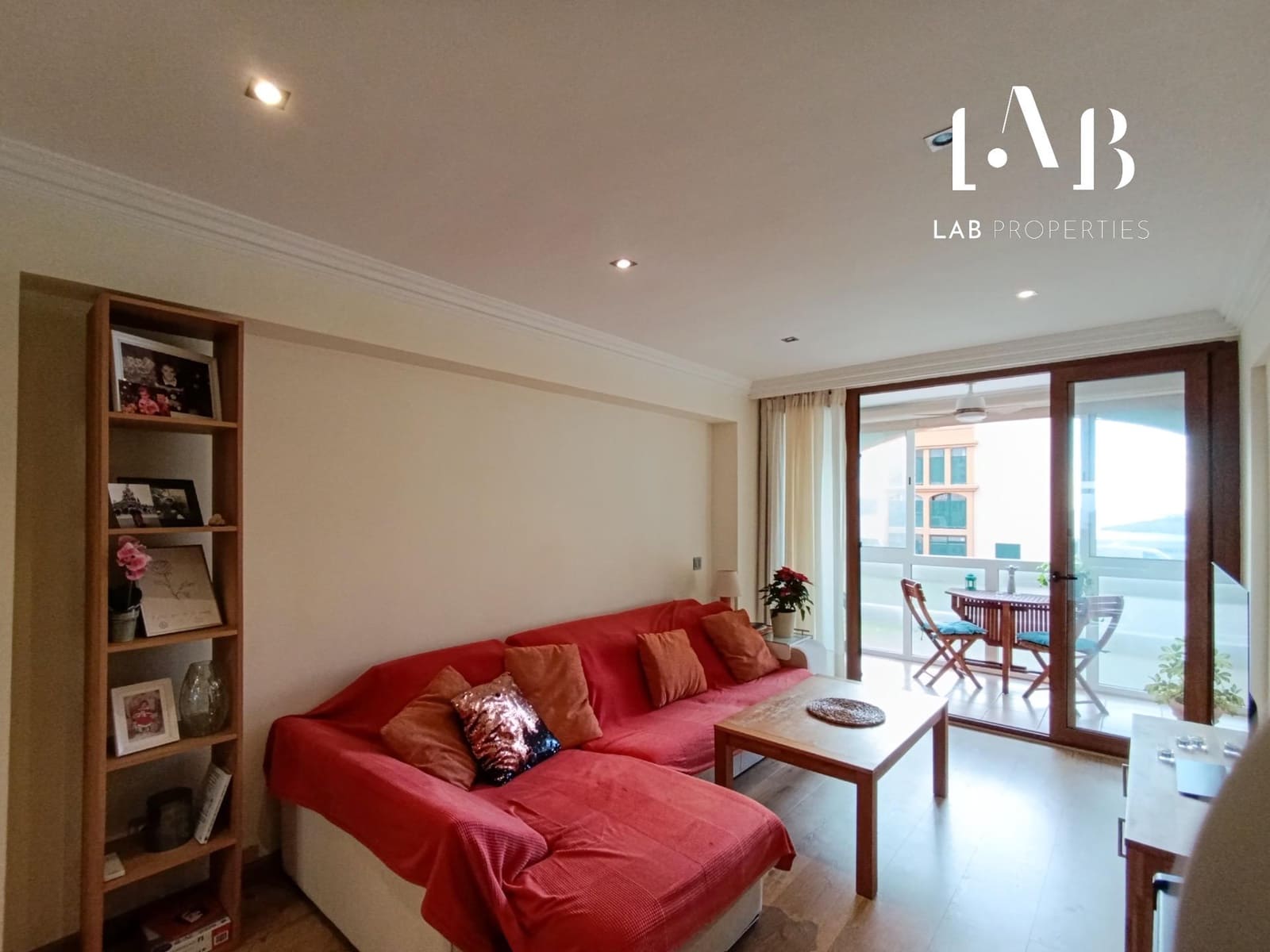 2 bedroom Flat for sale in El Toro / Port Adriano - € 370,000 (Ref: 8792734)