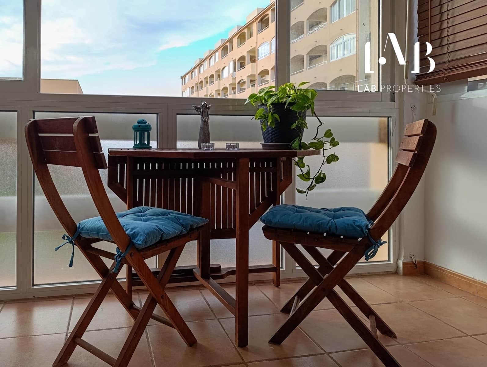 2 bedroom Flat for sale in El Toro / Port Adriano - € 370,000 (Ref: 8792734)