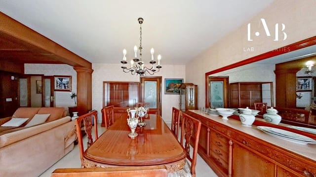 6 bedroom Flat for sale in Pere Garau, Palma de Mallorca with garage - € 625,000 (Ref: 8802048)