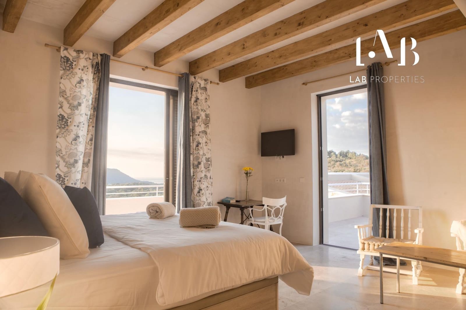 5 soveværelse Finca/Landehus til salg i Cala Millor med swimmingpool - € 3.650.000 (Ref: 8817798)