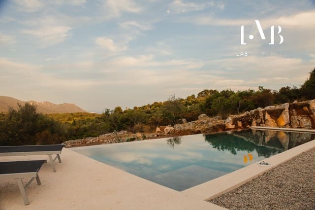 5 soveværelse Finca/Landehus til salg i Cala Millor, Son Servera med swimmingpool - € 3.650.000 (Ref: 8817798)