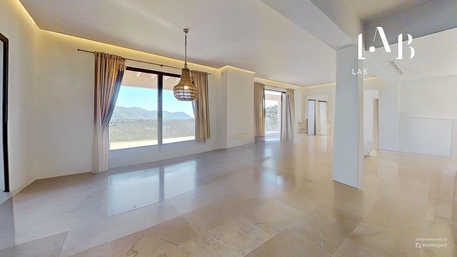 5 soveværelse Finca/Landehus til salg i Cala Millor med swimmingpool - € 3.650.000 (Ref: 8817798)