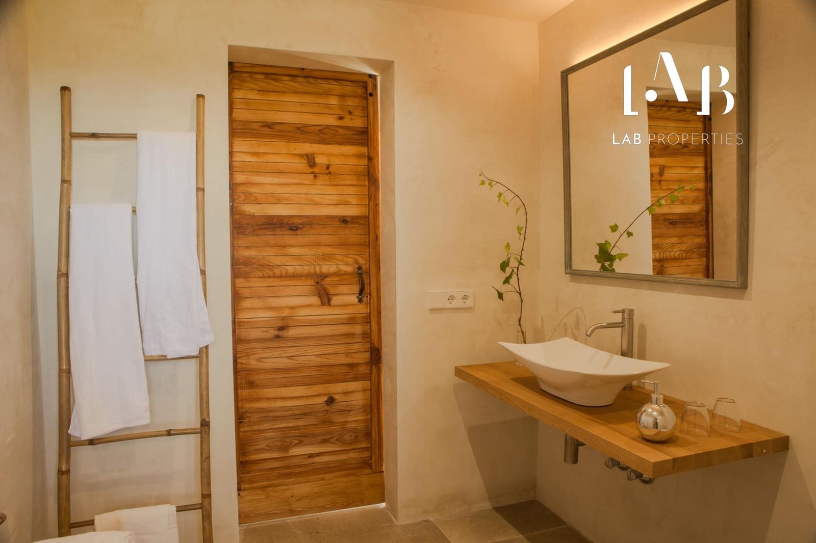 5 soveværelse Finca/Landehus til salg i Cala Millor med swimmingpool - € 3.650.000 (Ref: 8817798)