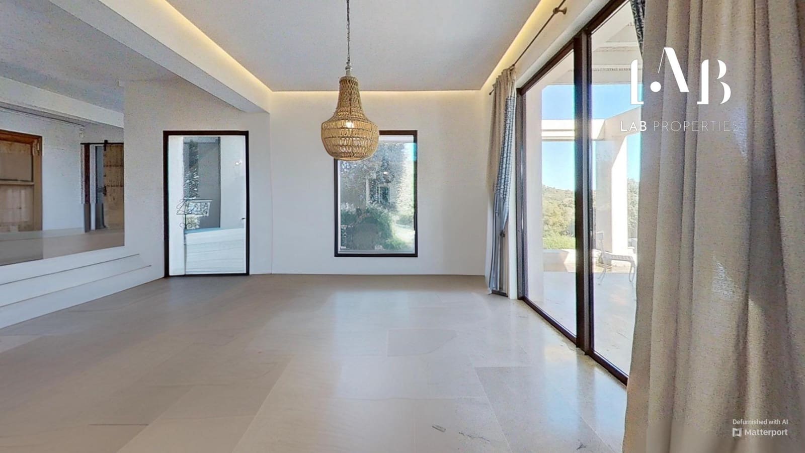 5 soveværelse Finca/Landehus til salg i Cala Millor med swimmingpool - € 3.650.000 (Ref: 8817798)