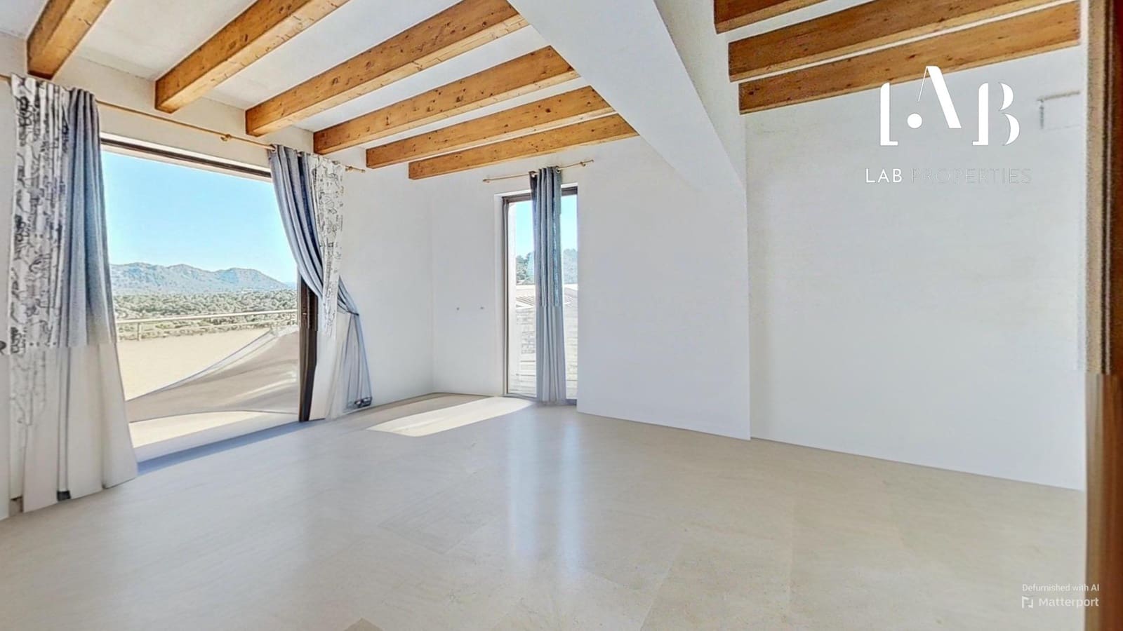 5 soveværelse Finca/Landehus til salg i Cala Millor med swimmingpool - € 3.650.000 (Ref: 8817798)