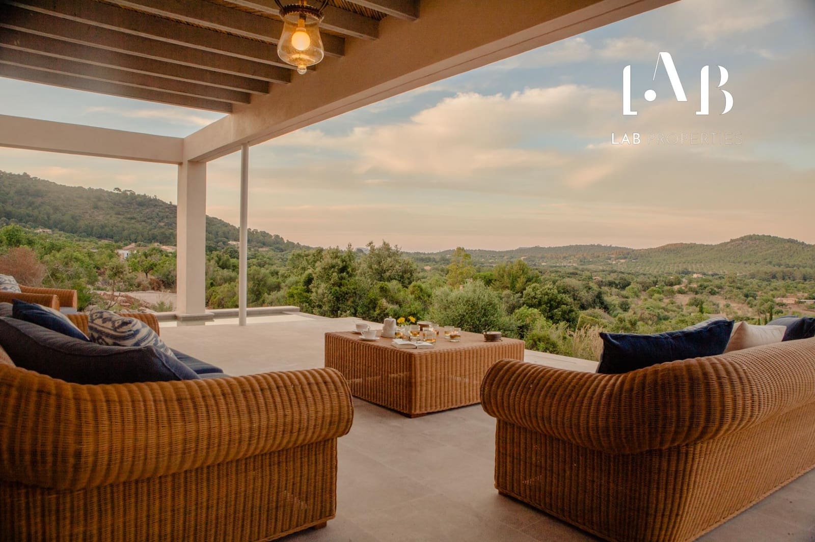 5 soveværelse Finca/Landehus til salg i Cala Millor med swimmingpool - € 3.650.000 (Ref: 8817798)