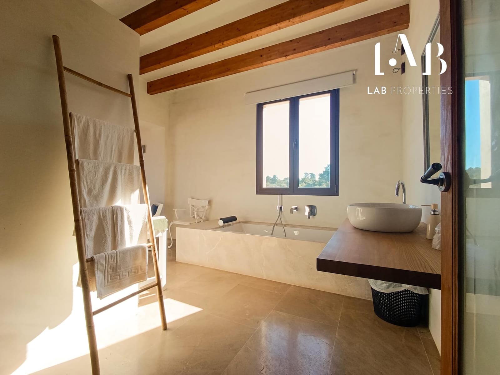 5 soveværelse Finca/Landehus til salg i Cala Millor med swimmingpool - € 3.650.000 (Ref: 8817798)