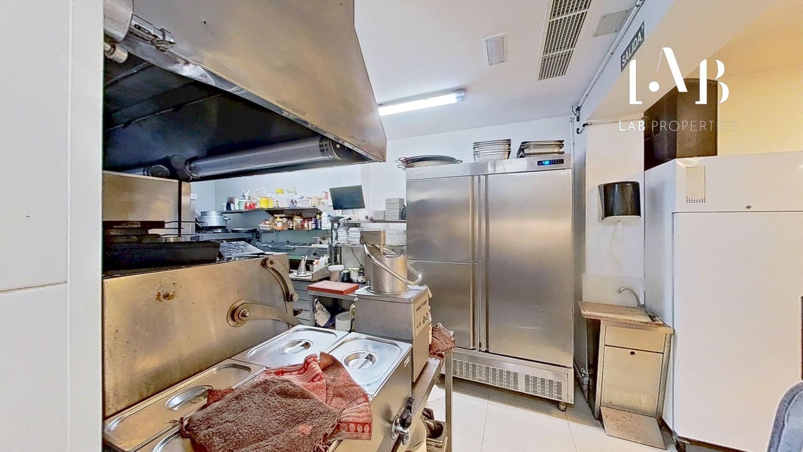 Business for rent in Llucmajor - € 800 (Ref: 8836843)