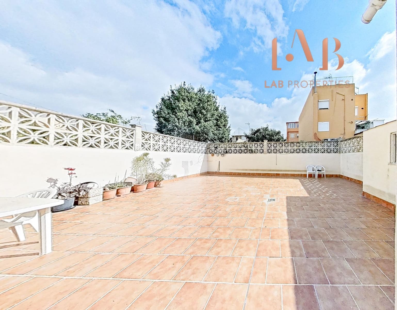 5 quarto Moradia em Banda para venda em Coll d'en Rabassa com garagem - 699 000 € (Ref: 8841233)