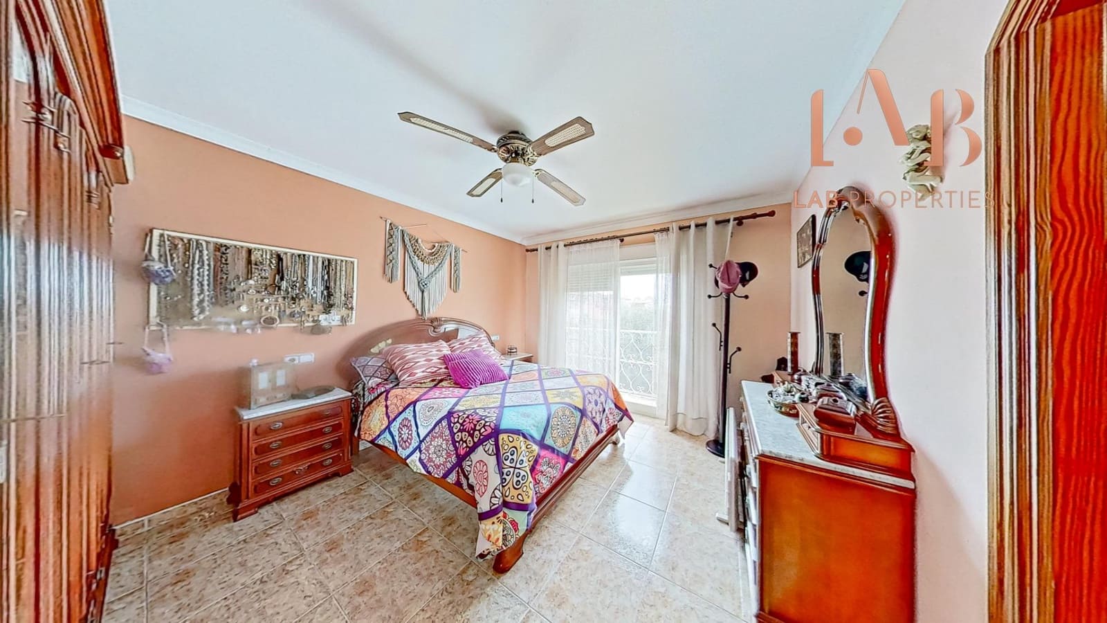 5 quarto Moradia em Banda para venda em Coll d'en Rabassa com garagem - 699 000 € (Ref: 8841233)