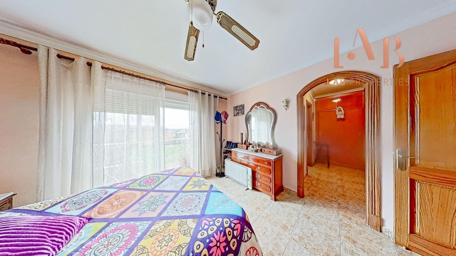 5 quarto Moradia em Banda para venda em Coll d'en Rabassa com garagem - 699 000 € (Ref: 8841233)