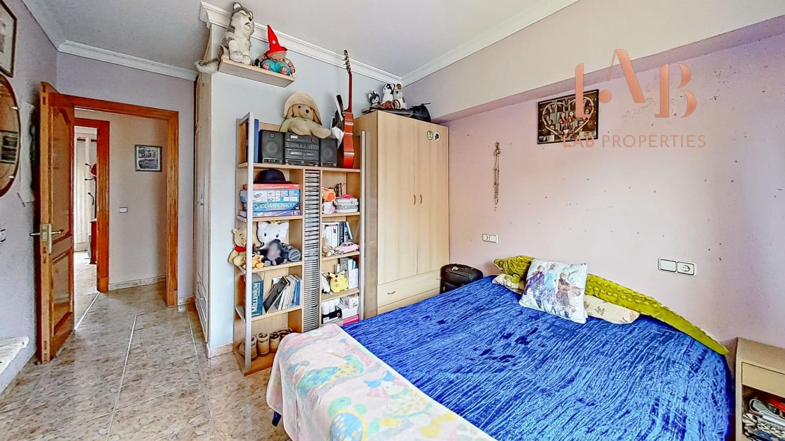 5 quarto Moradia em Banda para venda em Coll d'en Rabassa com garagem - 699 000 € (Ref: 8841233)