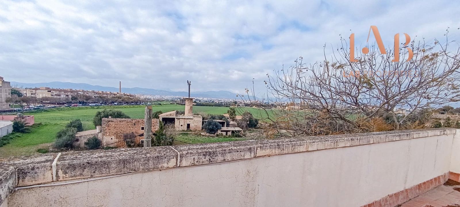 5 quarto Moradia em Banda para venda em Coll d'en Rabassa com garagem - 699 000 € (Ref: 8841233)