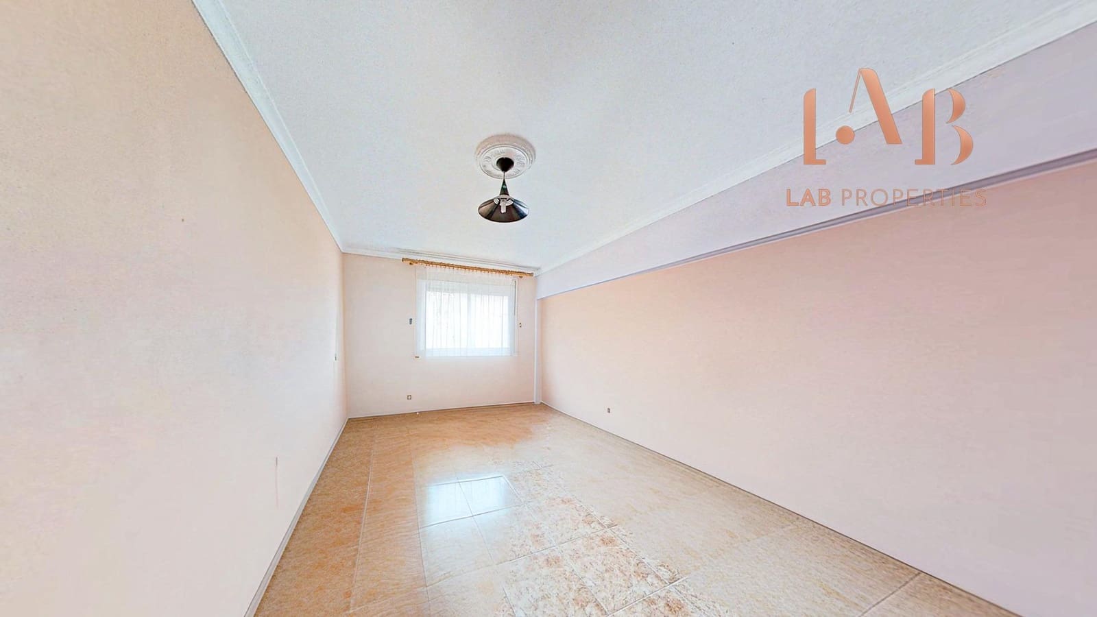 5 quarto Moradia em Banda para venda em Coll d'en Rabassa com garagem - 699 000 € (Ref: 8841233)