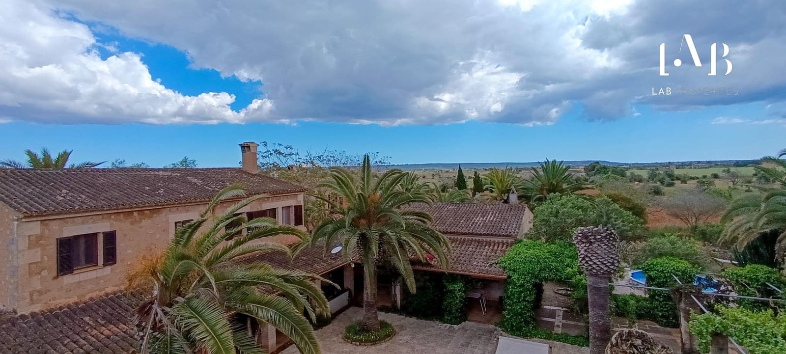 8 soverom Finca/Herregård til salgs i Campos med svømmebasseng garasje - € 2 430 000 (Ref: 8961557)