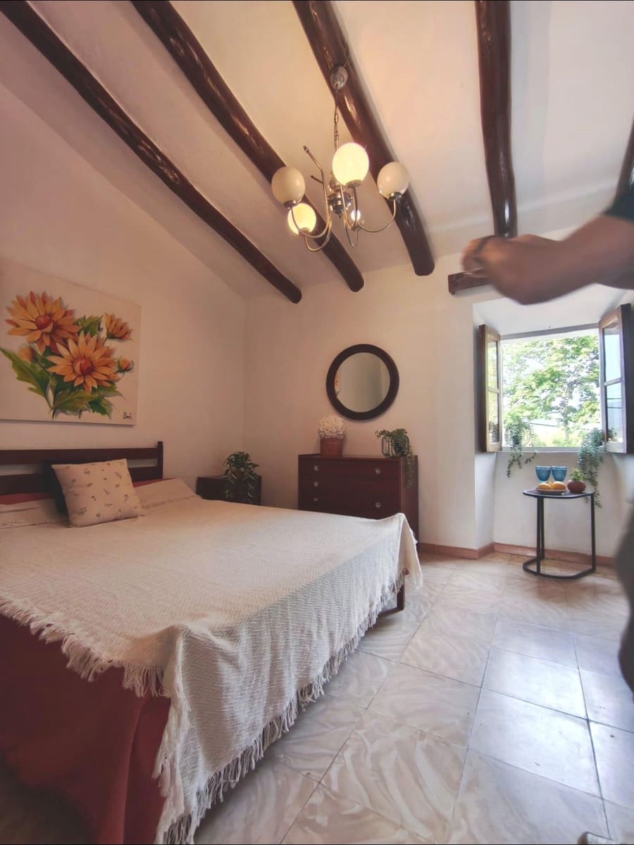 5 soveværelse Byhus til salg i Es Capdella med garage - € 550.000 (Ref: 8970316)