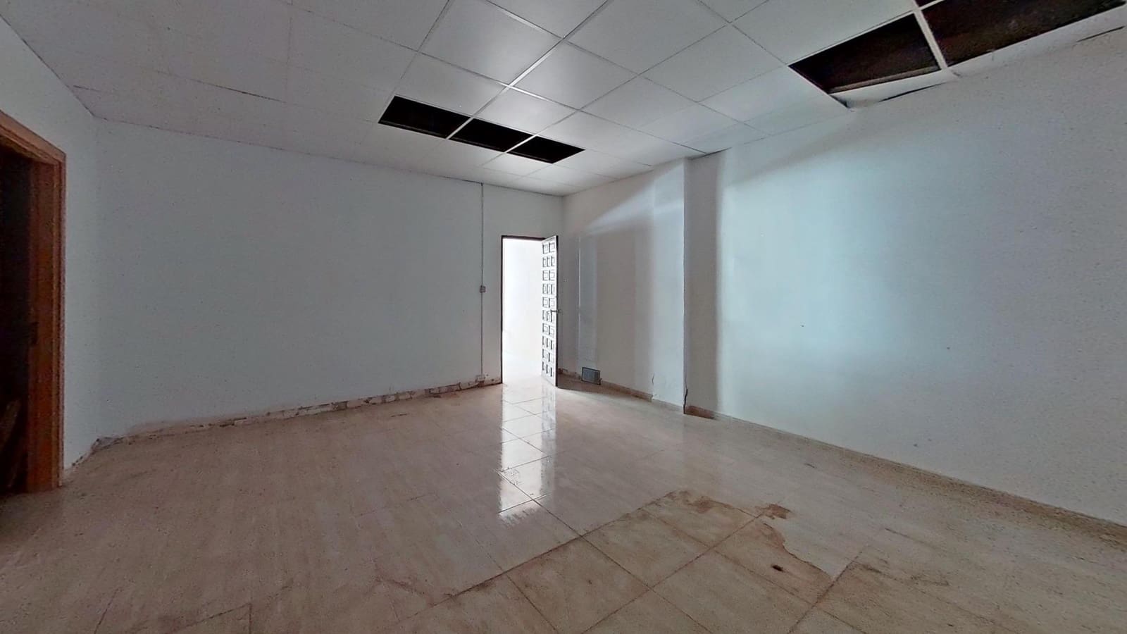 Kaupallinen myytävänä paikassa Andratx - 300 000 € (Ref: 9060992)