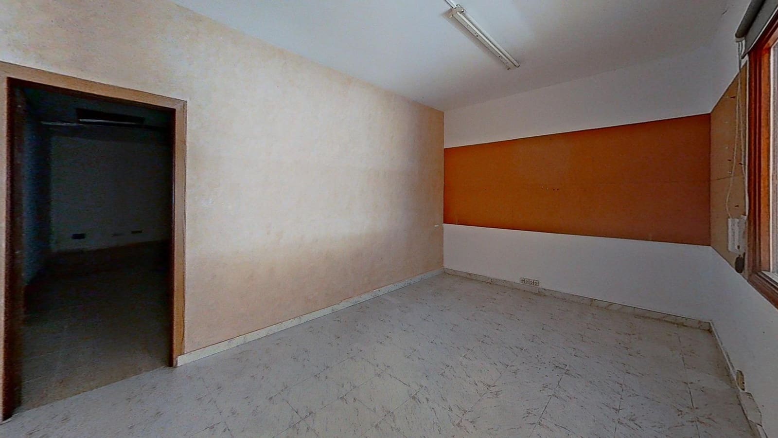 Kaupallinen myytävänä paikassa Andratx - 300 000 € (Ref: 9060992)