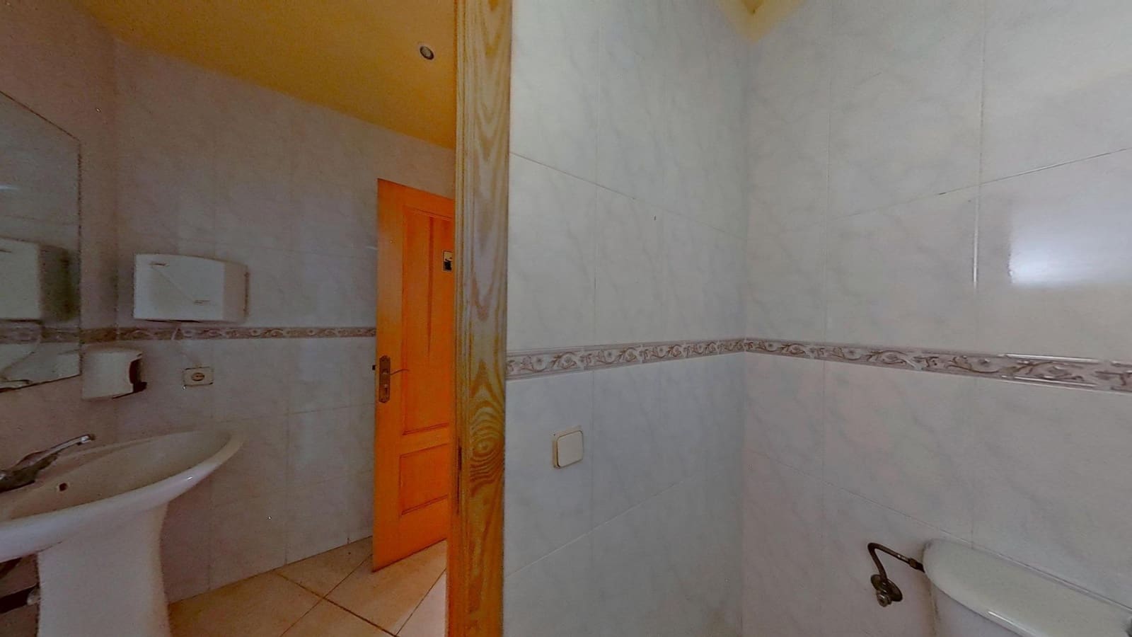 Kaupallinen myytävänä paikassa Andratx - 300 000 € (Ref: 9060992)