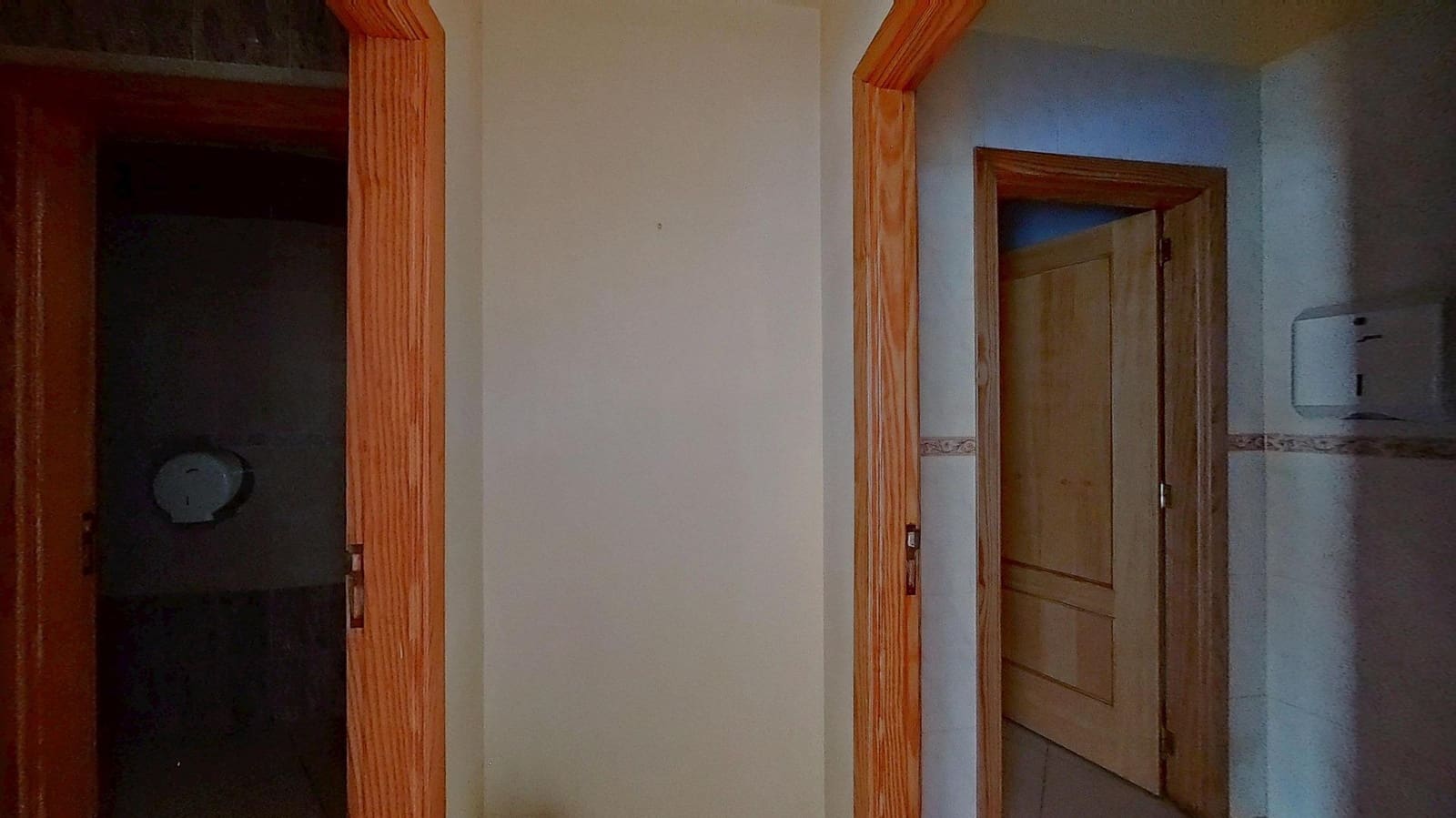 Kaupallinen myytävänä paikassa Andratx - 300 000 € (Ref: 9060992)