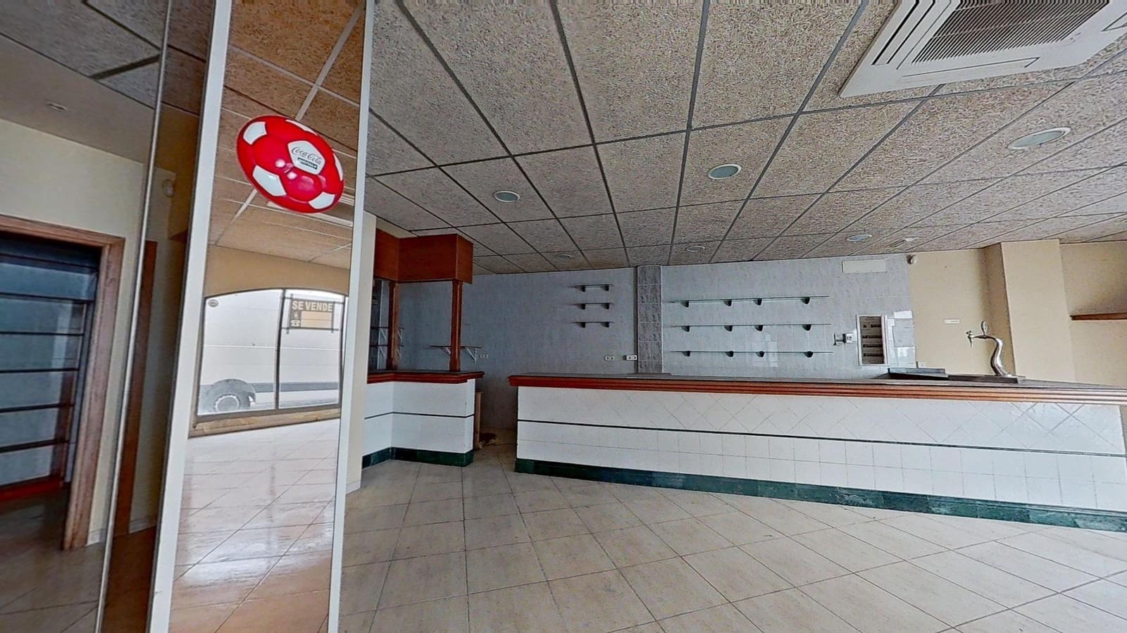 Kaupallinen myytävänä paikassa Andratx - 300 000 € (Ref: 9060992)