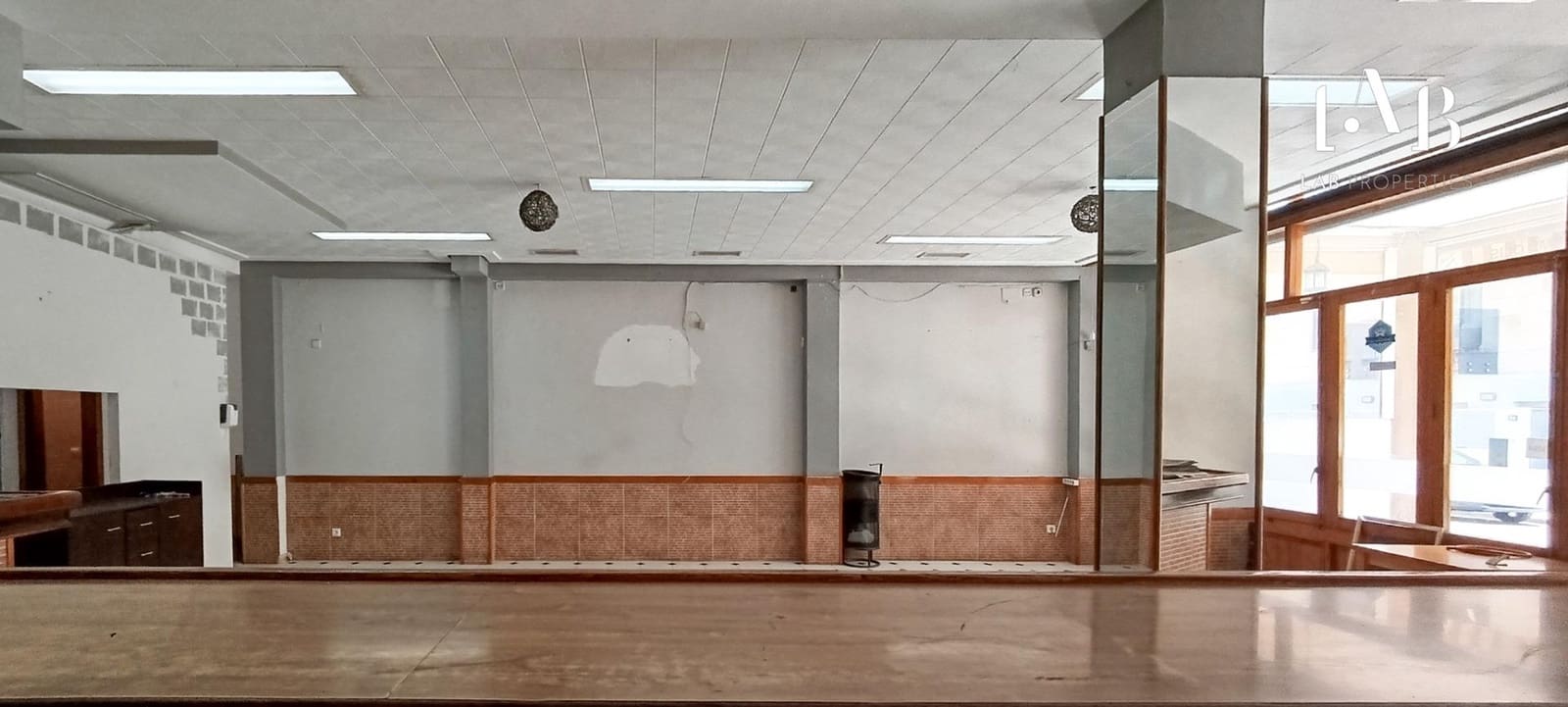 Commercieel te koop in Son Ferriol - € 279.000 (Ref: 9085223)