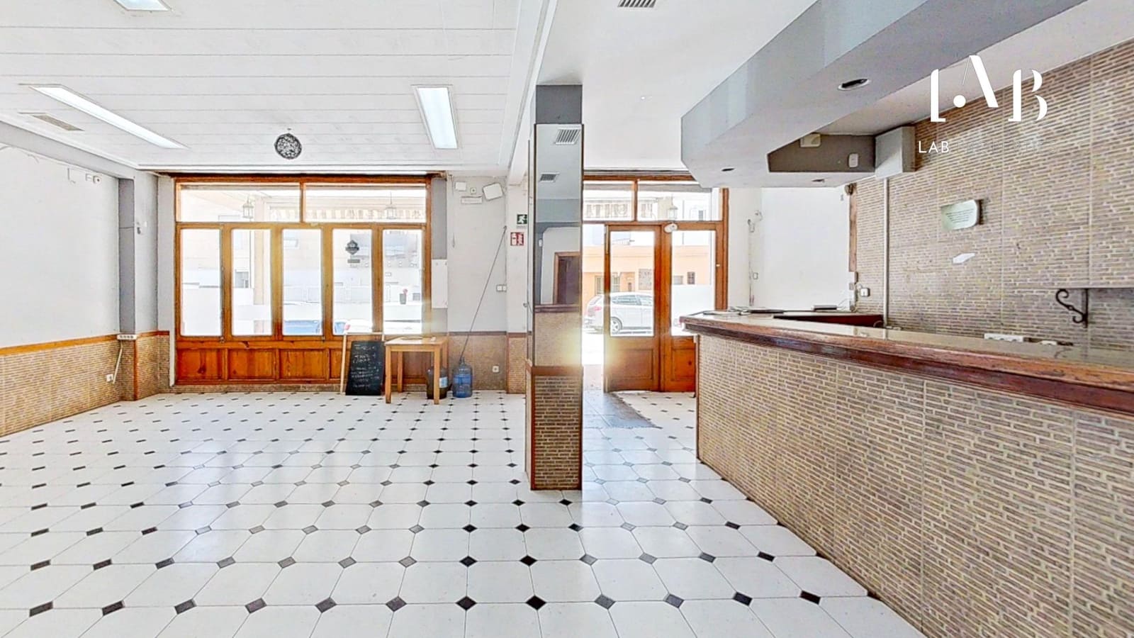 Commercieel te koop in Son Ferriol - € 279.000 (Ref: 9085223)