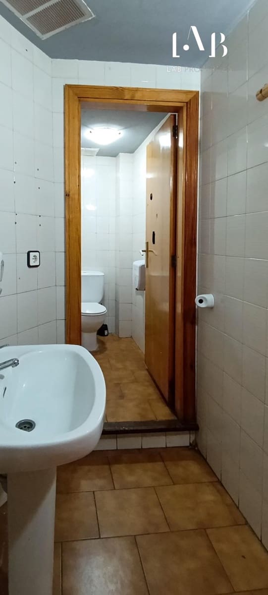 Commercial for sale in Son Ferriol - € 279,000 (Ref: 9085223)