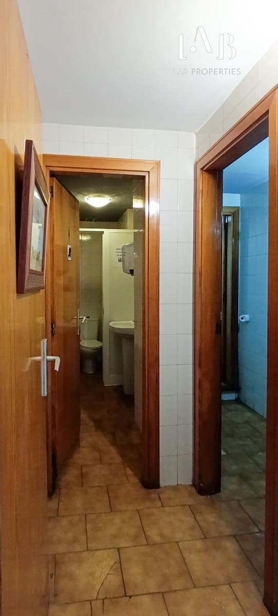 Commercial for sale in Son Ferriol - € 279,000 (Ref: 9085223)