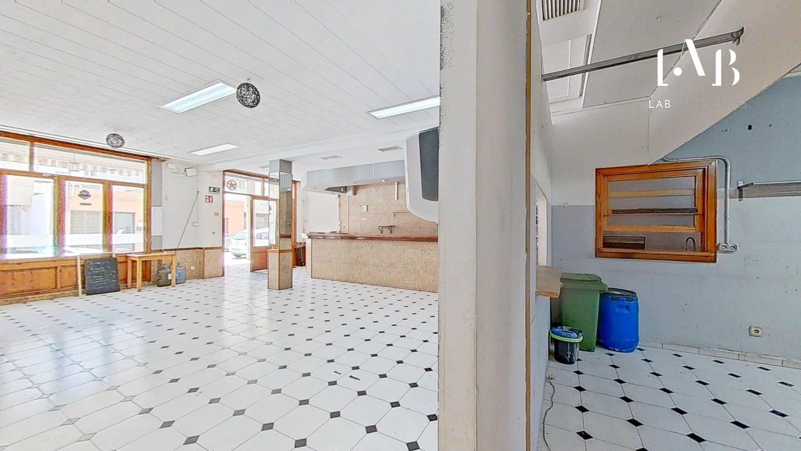 Commercial for sale in Son Ferriol - € 279,000 (Ref: 9085223)