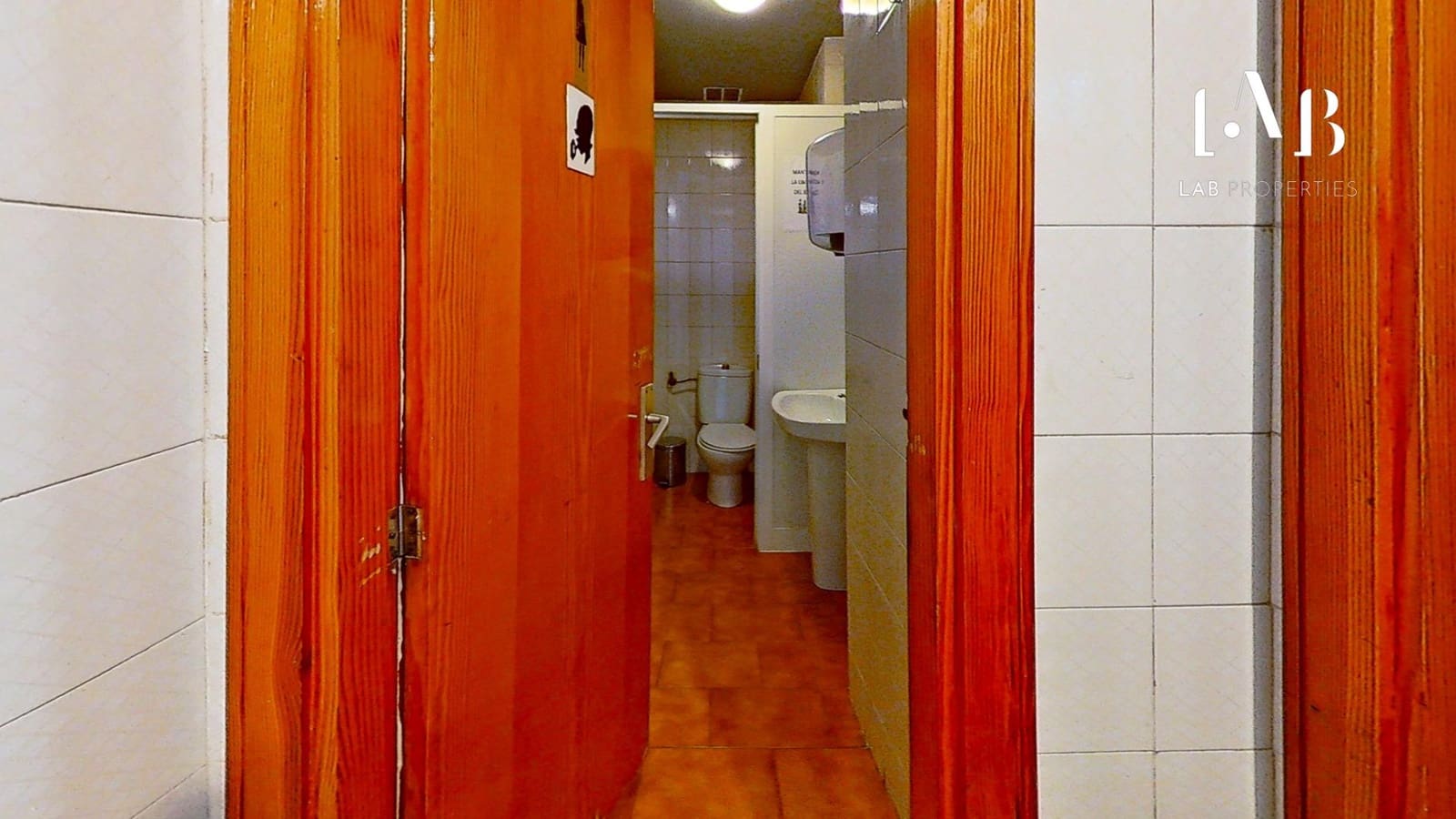 Commercial for sale in Son Ferriol - € 279,000 (Ref: 9085223)