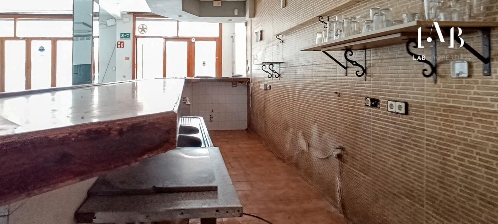 Commercial for sale in Son Ferriol - € 279,000 (Ref: 9085223)