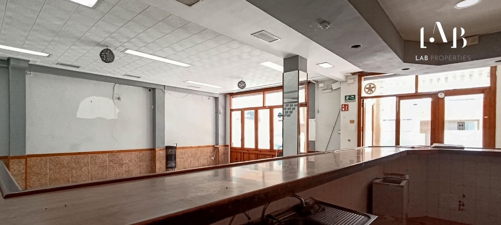 Commercial for sale in Son Ferriol - € 279,000 (Ref: 9085223)