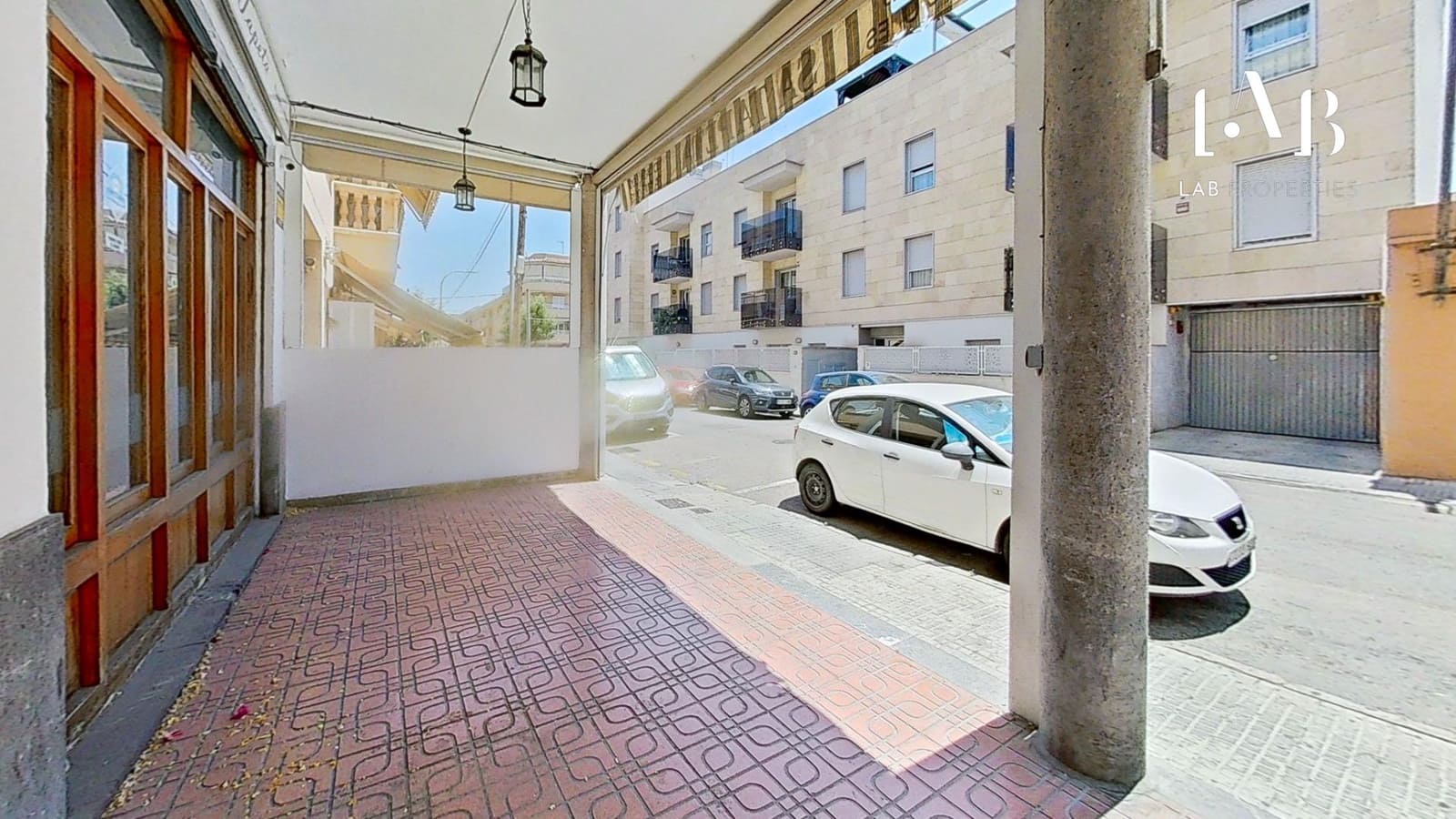 Commercial for sale in Son Ferriol - € 279,000 (Ref: 9085223)