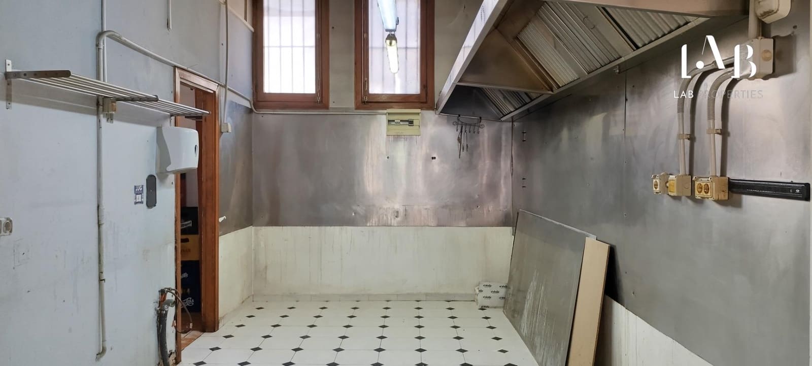 Kommersiell till salu i Son Ferriol - 269 000 € (Ref: 9085223)