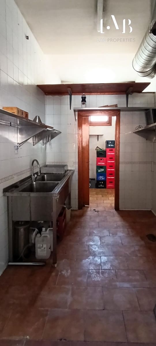 Kaupallinen myytävänä paikassa Son Ferriol - 269 000 € (Ref: 9085223)