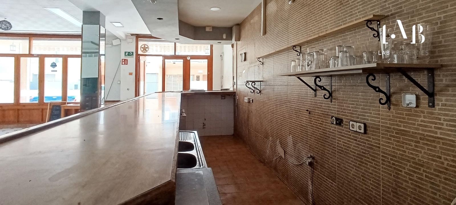 Commercial for sale in Son Ferriol - € 269,000 (Ref: 9085223)