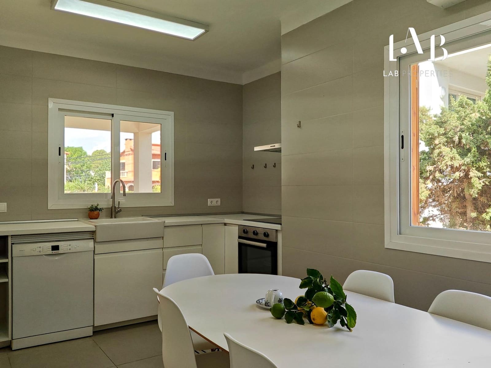 3 bedroom Villa for sale in Palma de Mallorca with pool garage - € 1,699,000 (Ref: 9341157)