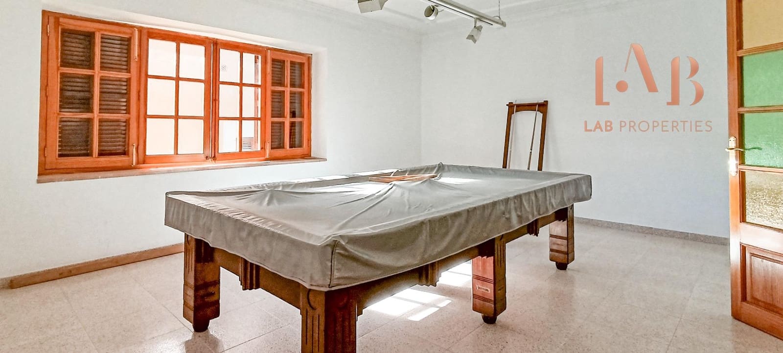 6 soveværelse Villa til salg i Santa Eugenia med garage - € 750.000 (Ref: 9446649)