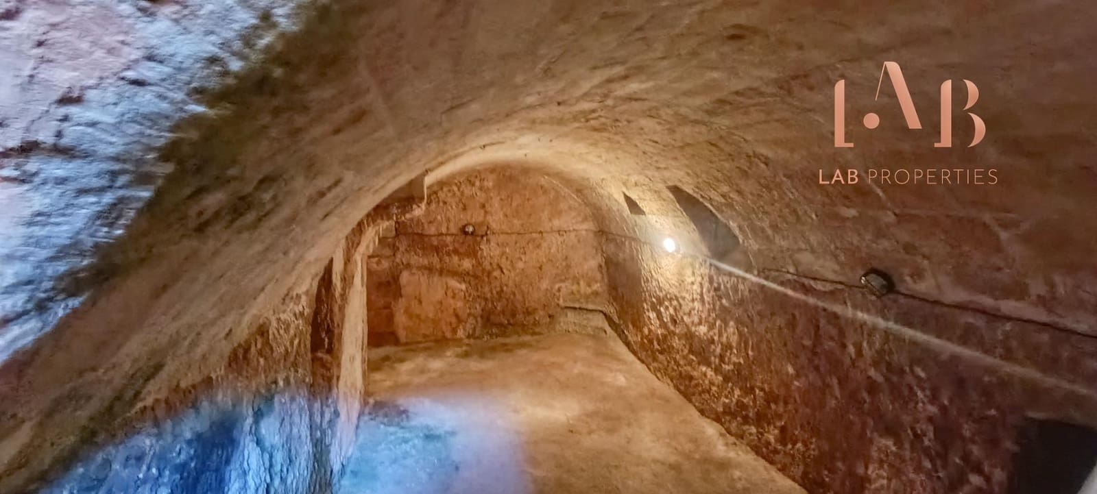 6 bedroom Villa for sale in Santa Eugenia with garage - € 799,000 (Ref: 9446649)